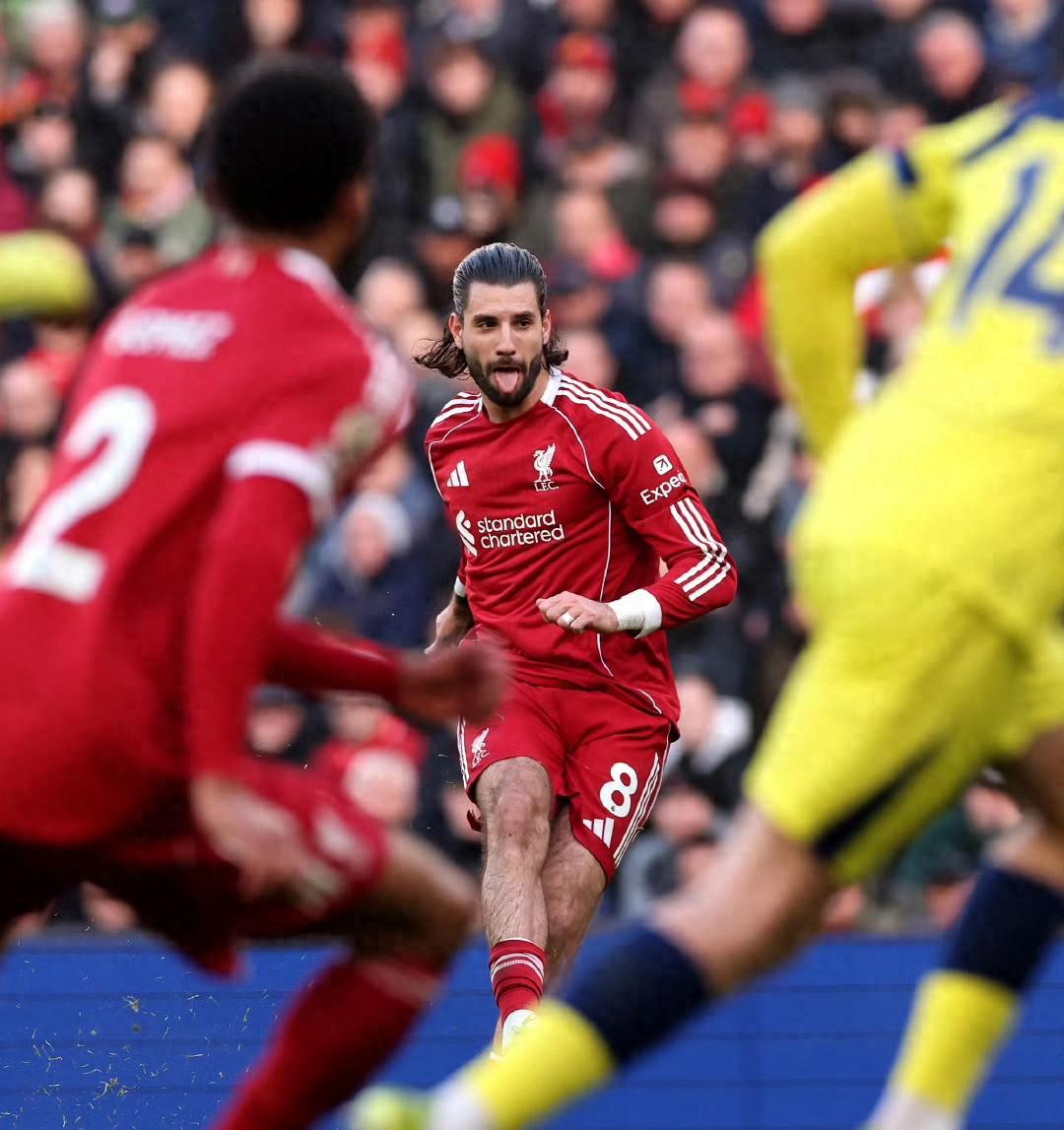 爱游戏登陆入口-抽象！一场1-1绝平，他们太惨了，英超12轮不胜，领先降级区1分！